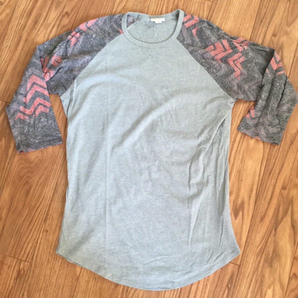 Lularoe Randy t-shirt